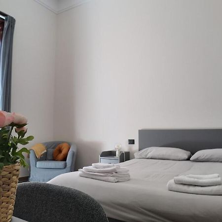 Casa Manu Nuovo Appartamento In Centro Storico Benevento Exteriör bild