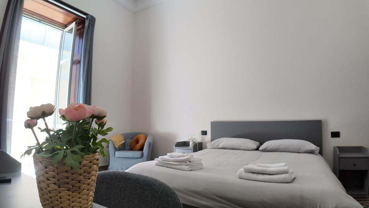 Casa Manu Nuovo Appartamento In Centro Storico Benevento Exteriör bild