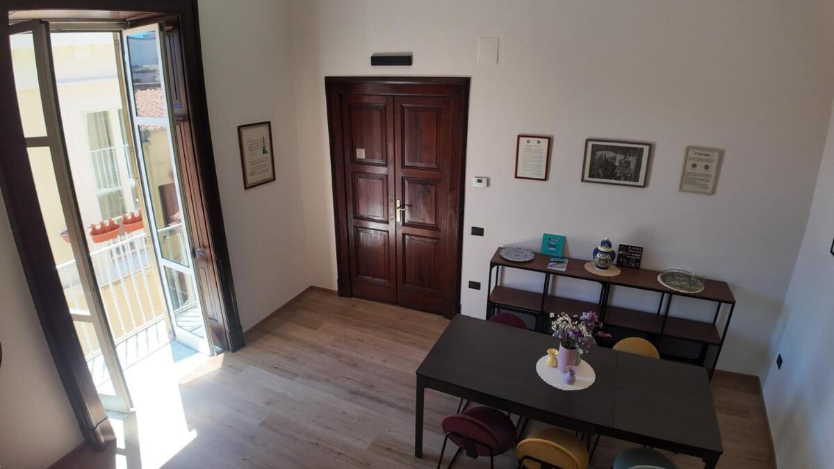 Casa Manu Nuovo Appartamento In Centro Storico Benevento Exteriör bild