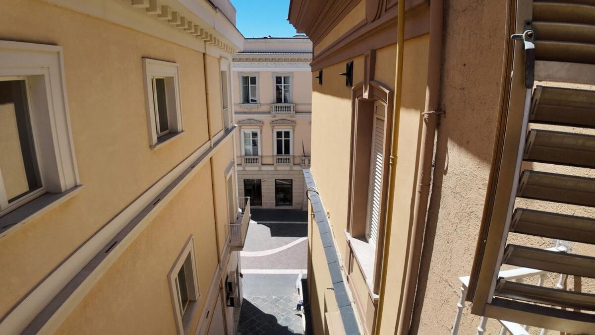 Casa Manu Nuovo Appartamento In Centro Storico Benevento Exteriör bild
